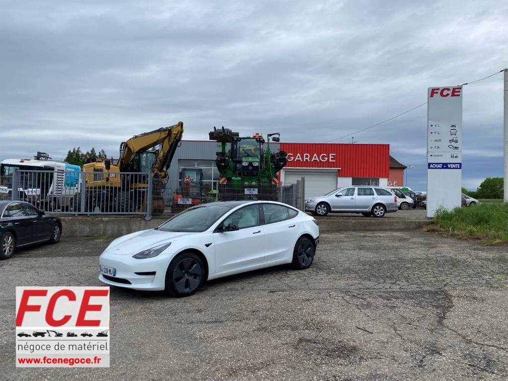 Tesla MODEL 3 5YJ3 - Rwd-Carte Grise Française endommagé - Osobní auto: obrázek 1 Tesla MODEL 3 5YJ3 - Rwd-Carte Grise Française endommagé - Osobní auto: obrázek 1