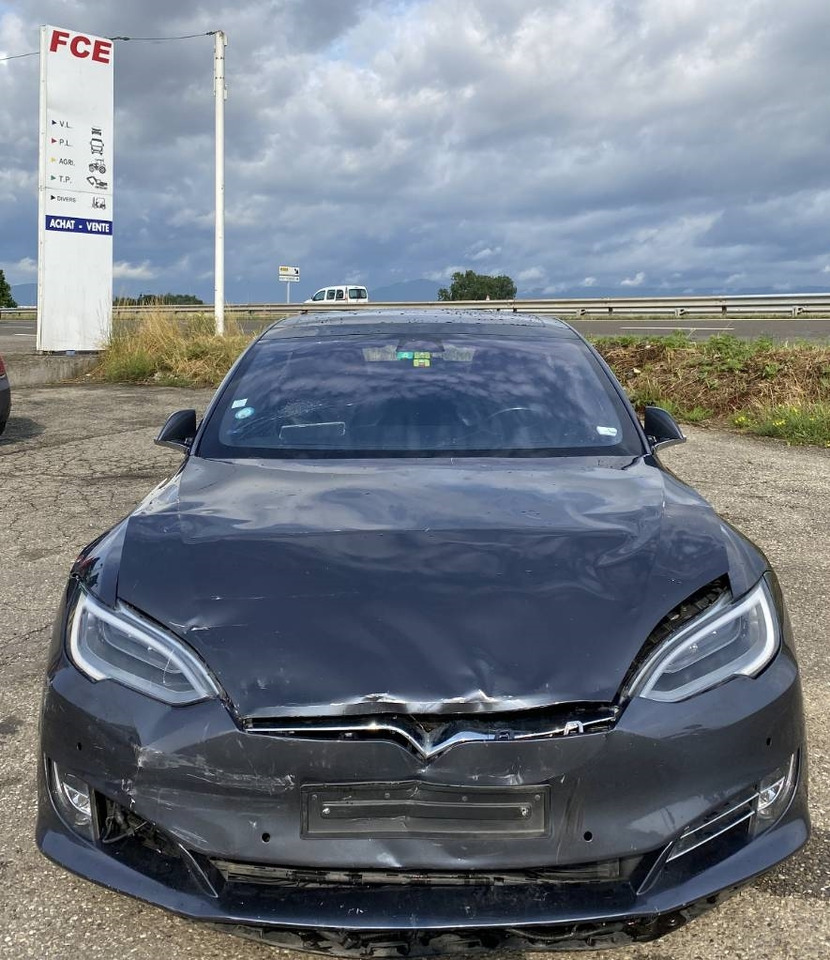 Tesla MODEL S 100D Carte Grise Française endommagée - Osobní auto: obrázek 2 Tesla MODEL S 100D Carte Grise Française endommagée - Osobní auto: obrázek 2