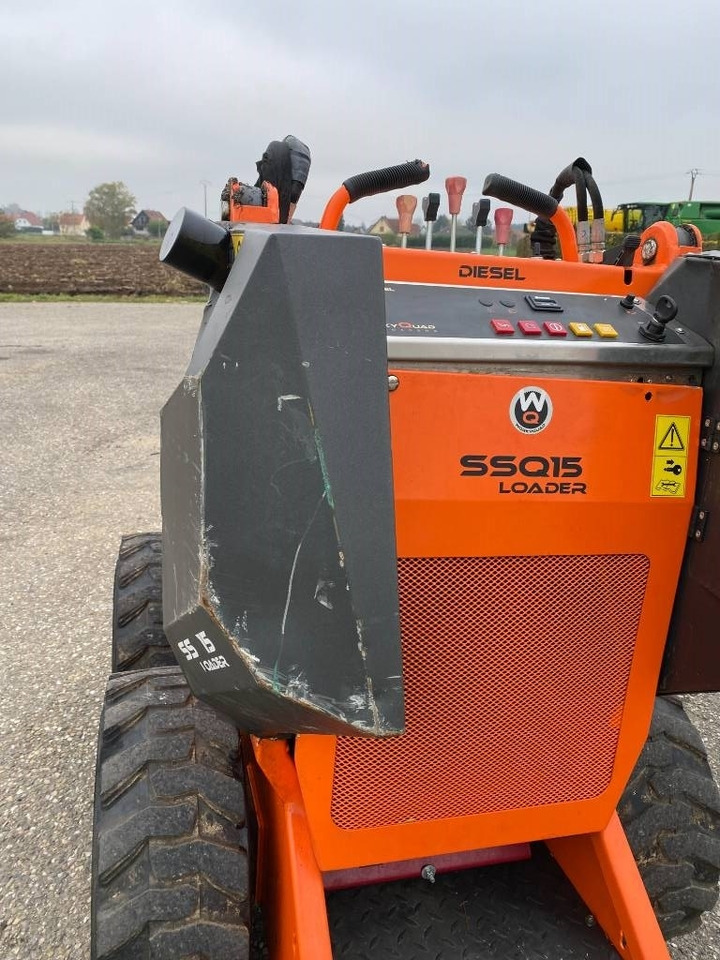 Kloubový nakladač WorkyQuad WORKYQUAD SSQ15D Origine Française endommagée: obrázek 33