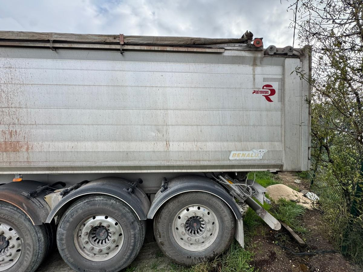 Benalu - Sklápěcí návěs: obrázek 5 Benalu - Sklápěcí návěs: obrázek 5