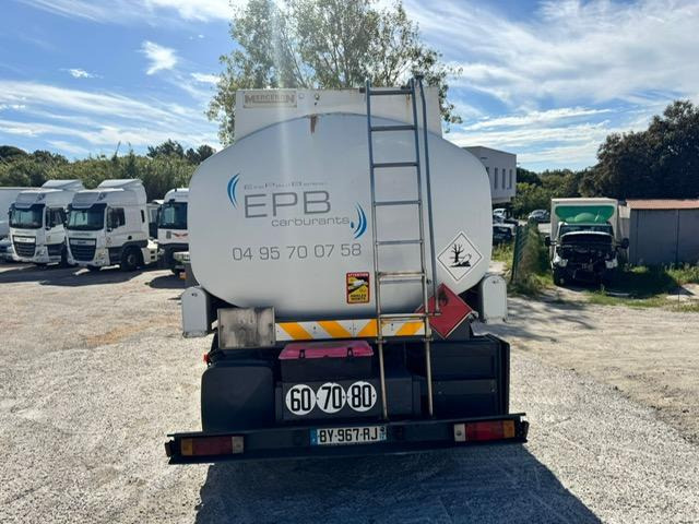 Renault MIDLUM 210 CITERNE MERCERON 11000 L 4 COMPARTIMENTS - Cisternové vozidlo: obrázek 3 Renault MIDLUM 210 CITERNE MERCERON 11000 L 4 COMPARTIMENTS - Cisternové vozidlo: obrázek 3