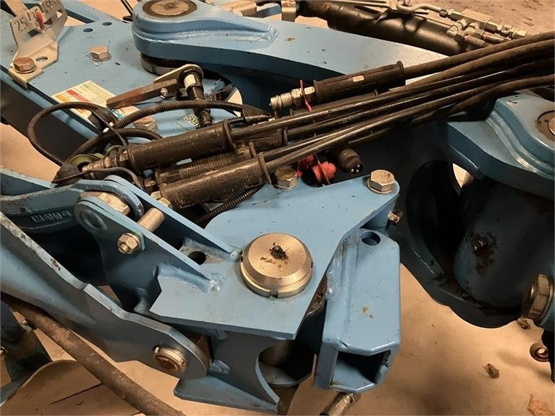 Lemken JUVEL 8VT 5L 100 - Pluh: obrázek 3 Lemken JUVEL 8VT 5L 100 - Pluh: obrázek 3