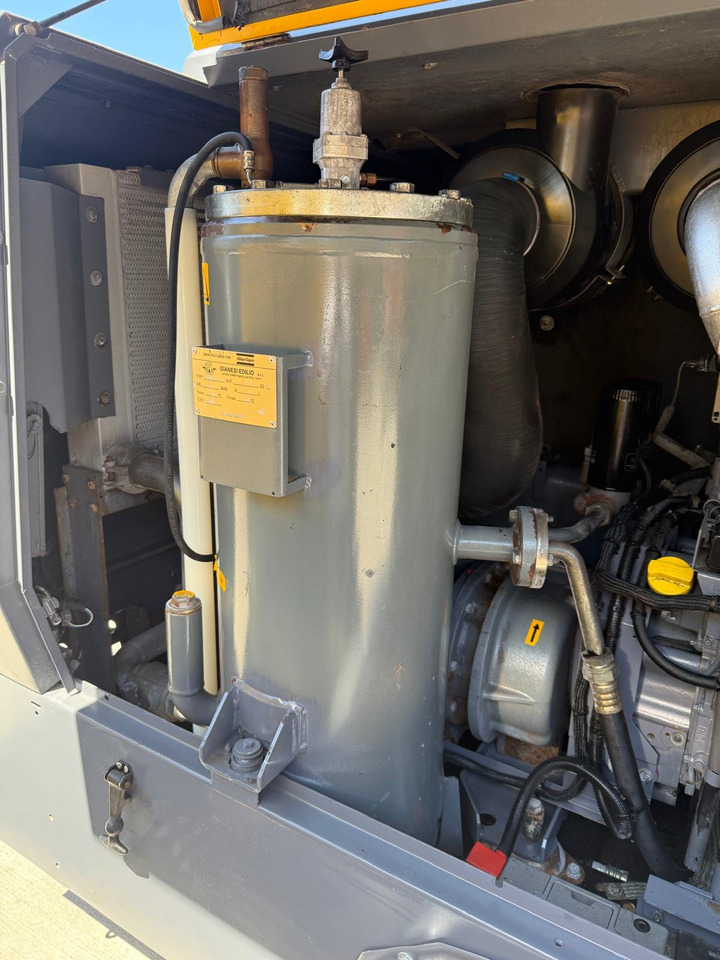 Mobilní kompresor atlas copco XAHS237: obrázek 7