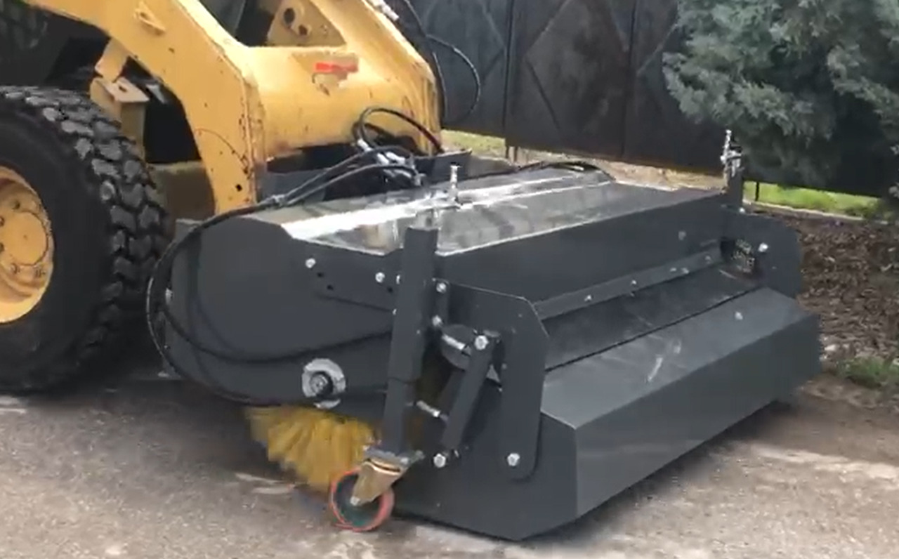 SAYGINLAR SKID STEER MOUNTED ROAD SWEEPER - Zametač pro Smykový nakladač: obrázek 3 SAYGINLAR SKID STEER MOUNTED ROAD SWEEPER - Zametač pro Smykový nakladač: obrázek 3