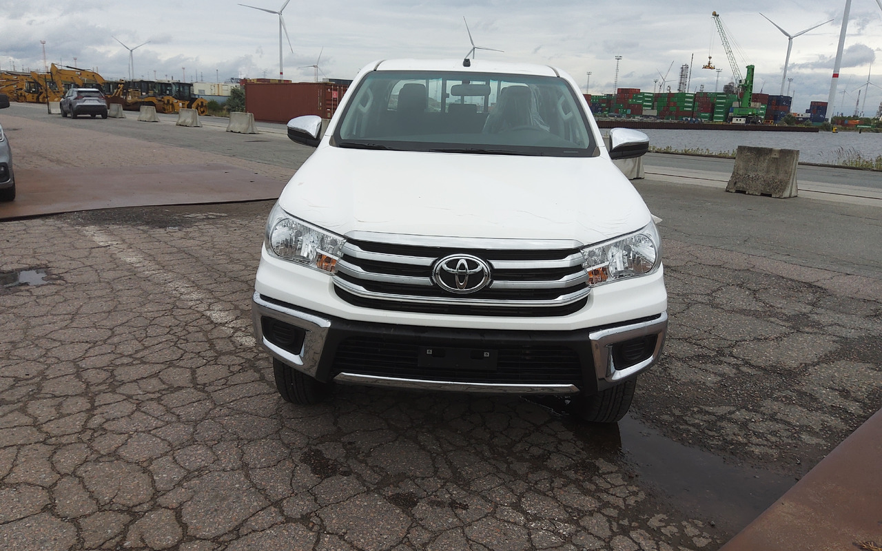 Toyota Hilux / Revo Pick-up double cabin pack security 2.4L Turbo Diesel Manual - Pick-up: obrázek 2 Toyota Hilux / Revo Pick-up double cabin pack security 2.4L Turbo Diesel Manual - Pick-up: obrázek 2
