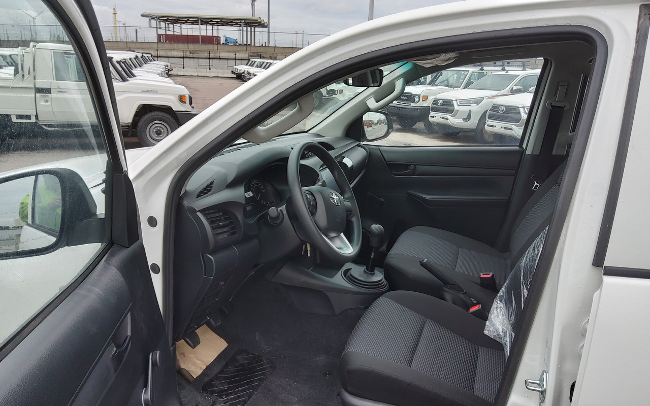 Nový Pick-up Toyota Hilux / Revo Pick-up double cabin pack security 2.4L Turbo Diesel Manual: obrázek 9