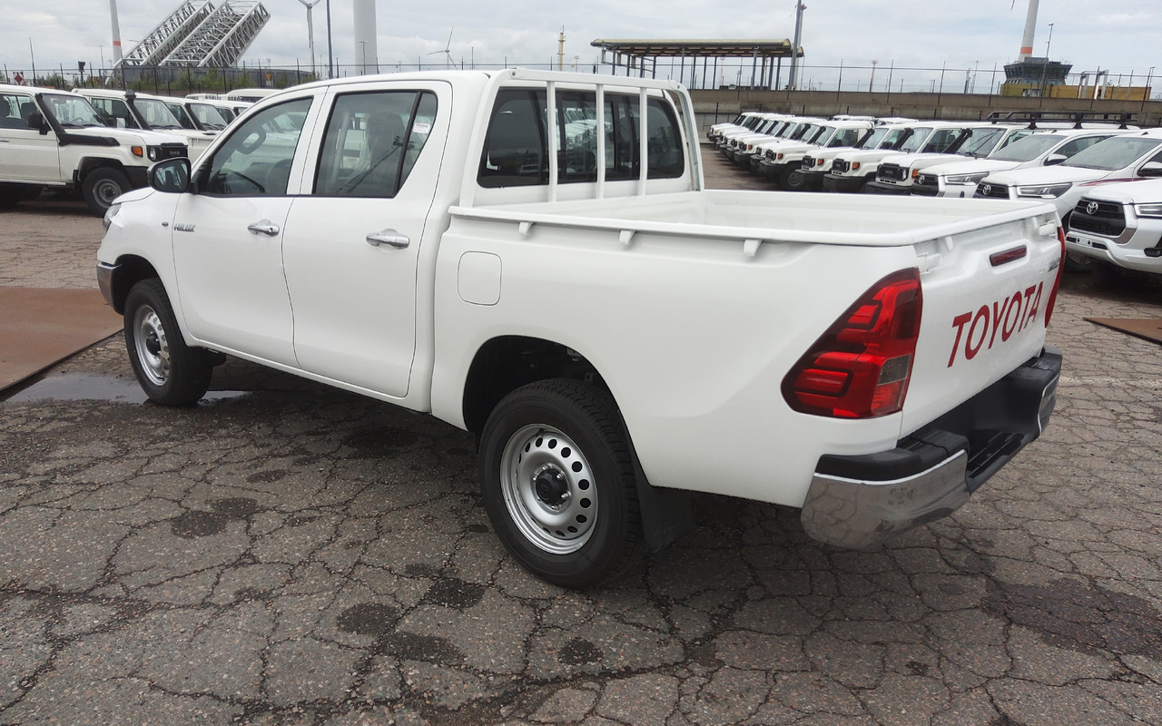 Toyota Hilux / Revo Pick-up double cabin pack security 2.4L Turbo Diesel Manual - Pick-up: obrázek 4 Toyota Hilux / Revo Pick-up double cabin pack security 2.4L Turbo Diesel Manual - Pick-up: obrázek 4
