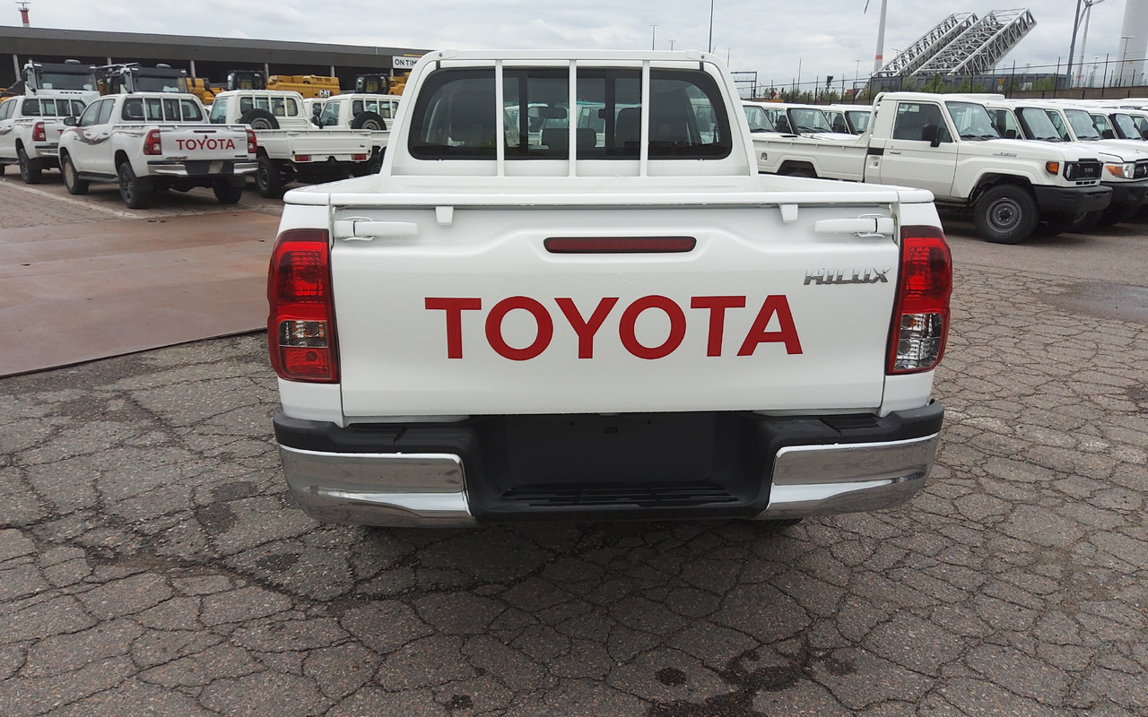Toyota Hilux / Revo Pick-up double cabin pack security 2.4L Turbo Diesel Manual - Pick-up: obrázek 5 Toyota Hilux / Revo Pick-up double cabin pack security 2.4L Turbo Diesel Manual - Pick-up: obrázek 5