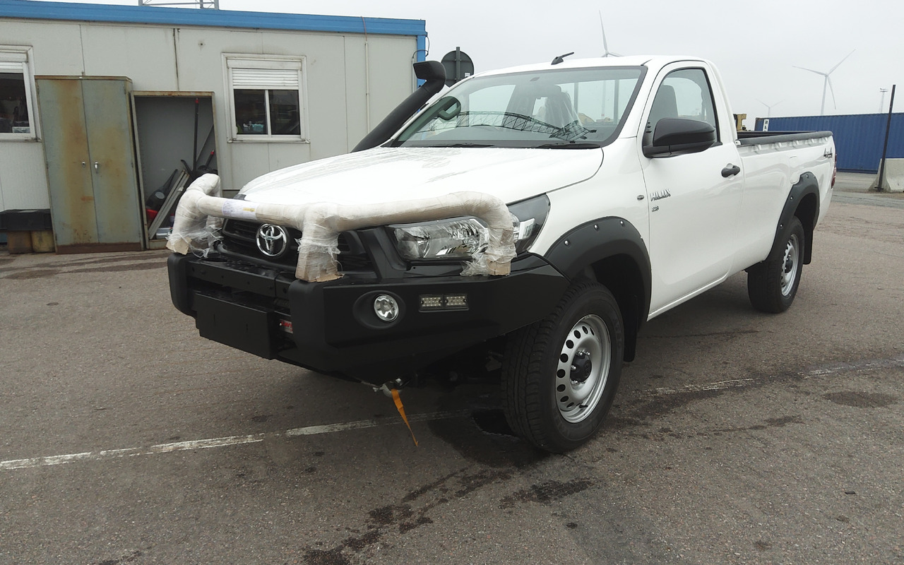 Toyota Hilux / Revo RHD Pick-up single Cab 2.8L Diesel Manual - Pick-up: obrázek 1 Toyota Hilux / Revo RHD Pick-up single Cab 2.8L Diesel Manual - Pick-up: obrázek 1