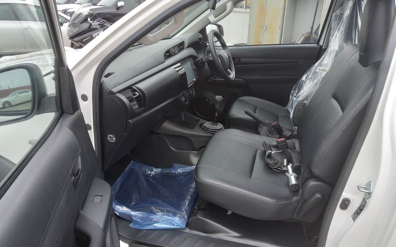 Nový Pick-up Toyota Hilux / Revo RHD Pick-up single Cab 2.8L Diesel Manual: obrázek 12 Nový Pick-up Toyota Hilux / Revo RHD Pick-up single Cab 2.8L Diesel Manual: obrázek 12