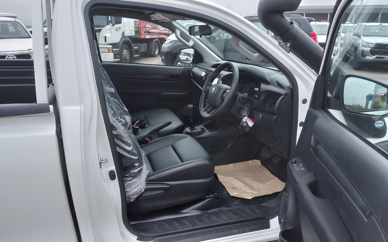 Nový Pick-up Toyota Hilux / Revo RHD Pick-up single Cab 2.8L Diesel Manual: obrázek 10 Nový Pick-up Toyota Hilux / Revo RHD Pick-up single Cab 2.8L Diesel Manual: obrázek 10