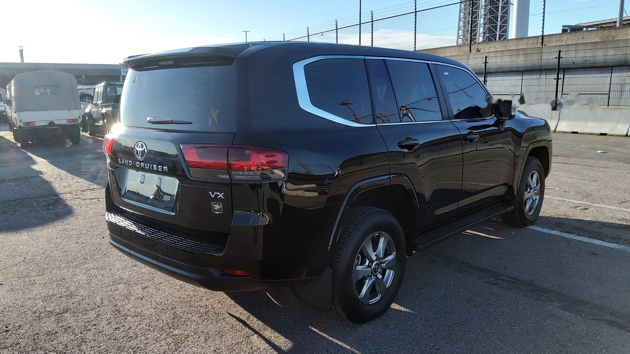 Toyota Land Cruiser 300 V6 VX 7 SEATERS / PLACES 3.5L Petrol Automatic VXVHO - Osobní auto: obrázek 4 Toyota Land Cruiser 300 V6 VX 7 SEATERS / PLACES 3.5L Petrol Automatic VXVHO - Osobní auto: obrázek 4