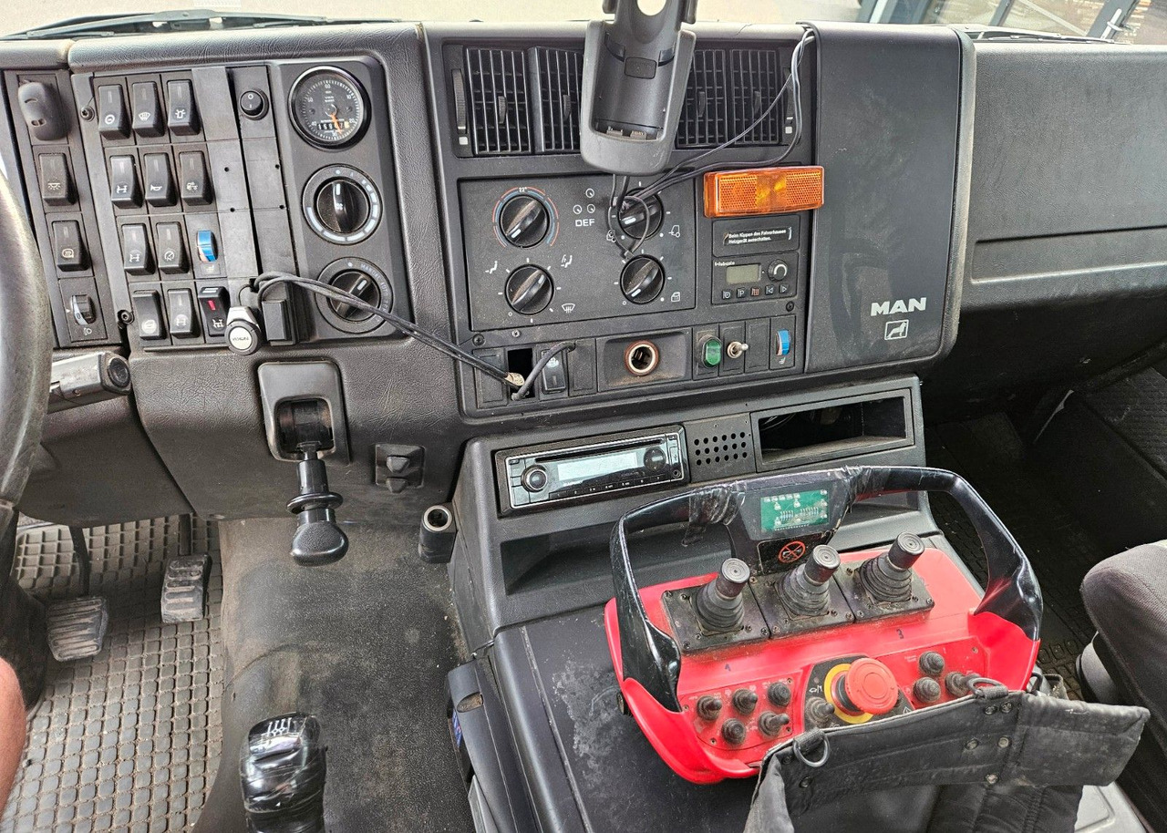 Auto s hydraulickou rukou MAN FE310 A 4x4 Palfinger PK16502 Funk Kran: obrázek 16