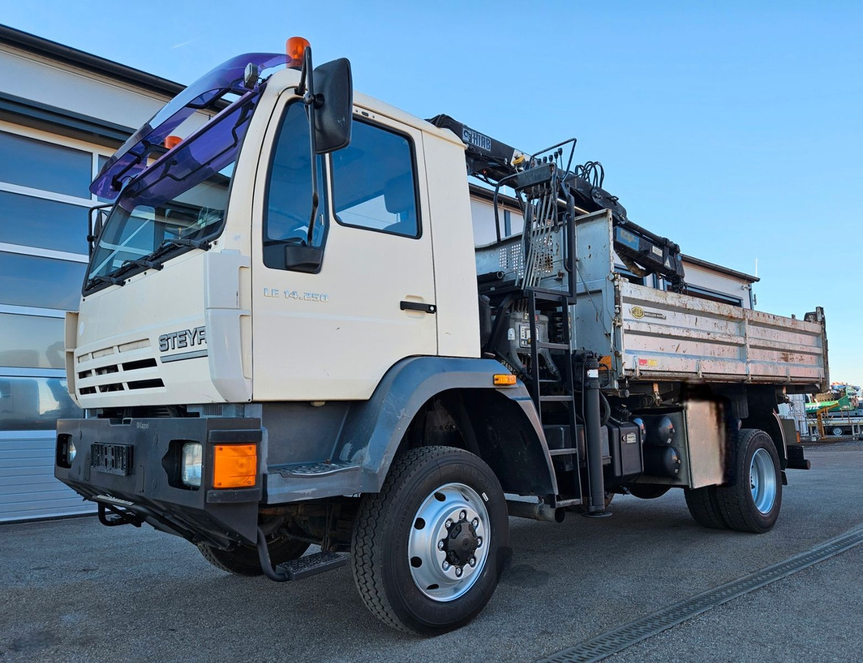 MAN LE 14.250 4x4 HIAB 077BS-2 Kran Greifer - Sklápěč, Auto s hydraulickou rukou: obrázek 4 MAN LE 14.250 4x4 HIAB 077BS-2 Kran Greifer - Sklápěč, Auto s hydraulickou rukou: obrázek 4