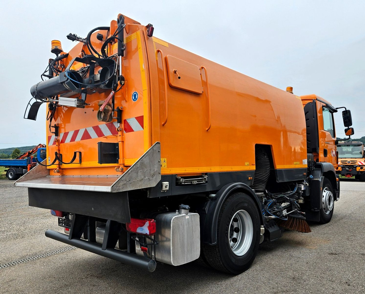MAN TGM 18.250 Euro6 BROCK SL200 L+R Aufbaumotor - Zametací vůz: obrázek 5 MAN TGM 18.250 Euro6 BROCK SL200 L+R Aufbaumotor - Zametací vůz: obrázek 5