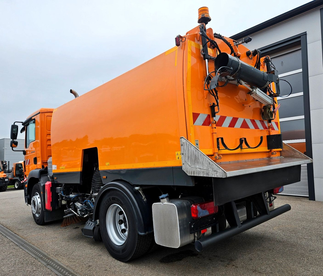 MAN TGM 18.250 Euro6 BROCK SL200 L+R Aufbaumotor - Zametací vůz: obrázek 3 MAN TGM 18.250 Euro6 BROCK SL200 L+R Aufbaumotor - Zametací vůz: obrázek 3