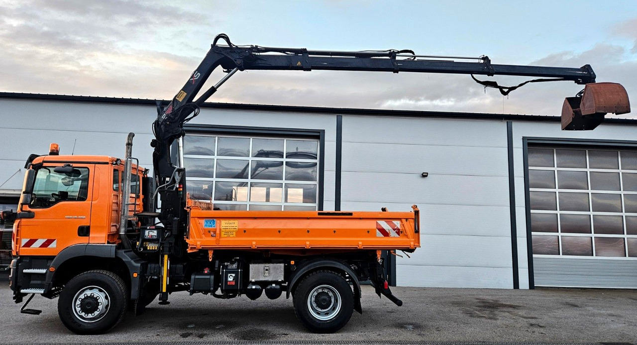 MAN TGM 18.280 4x4 HIAB 111-3 Funk Kran Winterdienst - Sklápěč, Auto s hydraulickou rukou: obrázek 2 MAN TGM 18.280 4x4 HIAB 111-3 Funk Kran Winterdienst - Sklápěč, Auto s hydraulickou rukou: obrázek 2