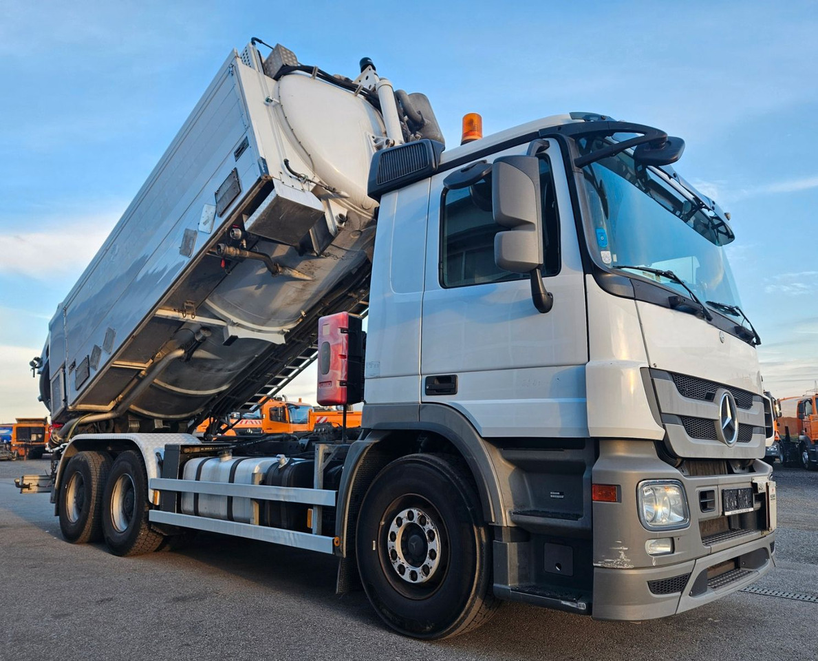 Mercedes-Benz ACTROS 2641 HOLZMANN Tankreiniger Saug-Druck ADR - Čistič odpadových jam: obrázek 5 Mercedes-Benz ACTROS 2641 HOLZMANN Tankreiniger Saug-Druck ADR - Čistič odpadových jam: obrázek 5