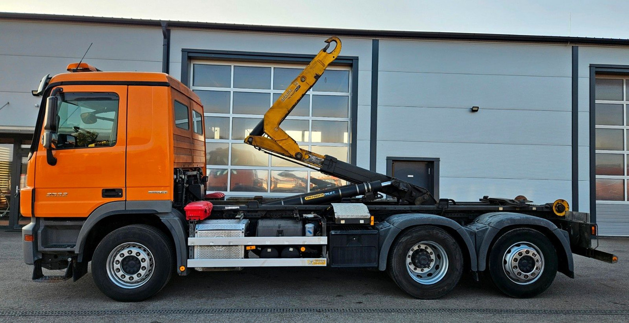 Mercedes-Benz Actros 2532 6x2 MP3 Euro5 - Hákový nosič kontejnerů: obrázek 2 Mercedes-Benz Actros 2532 6x2 MP3 Euro5 - Hákový nosič kontejnerů: obrázek 2