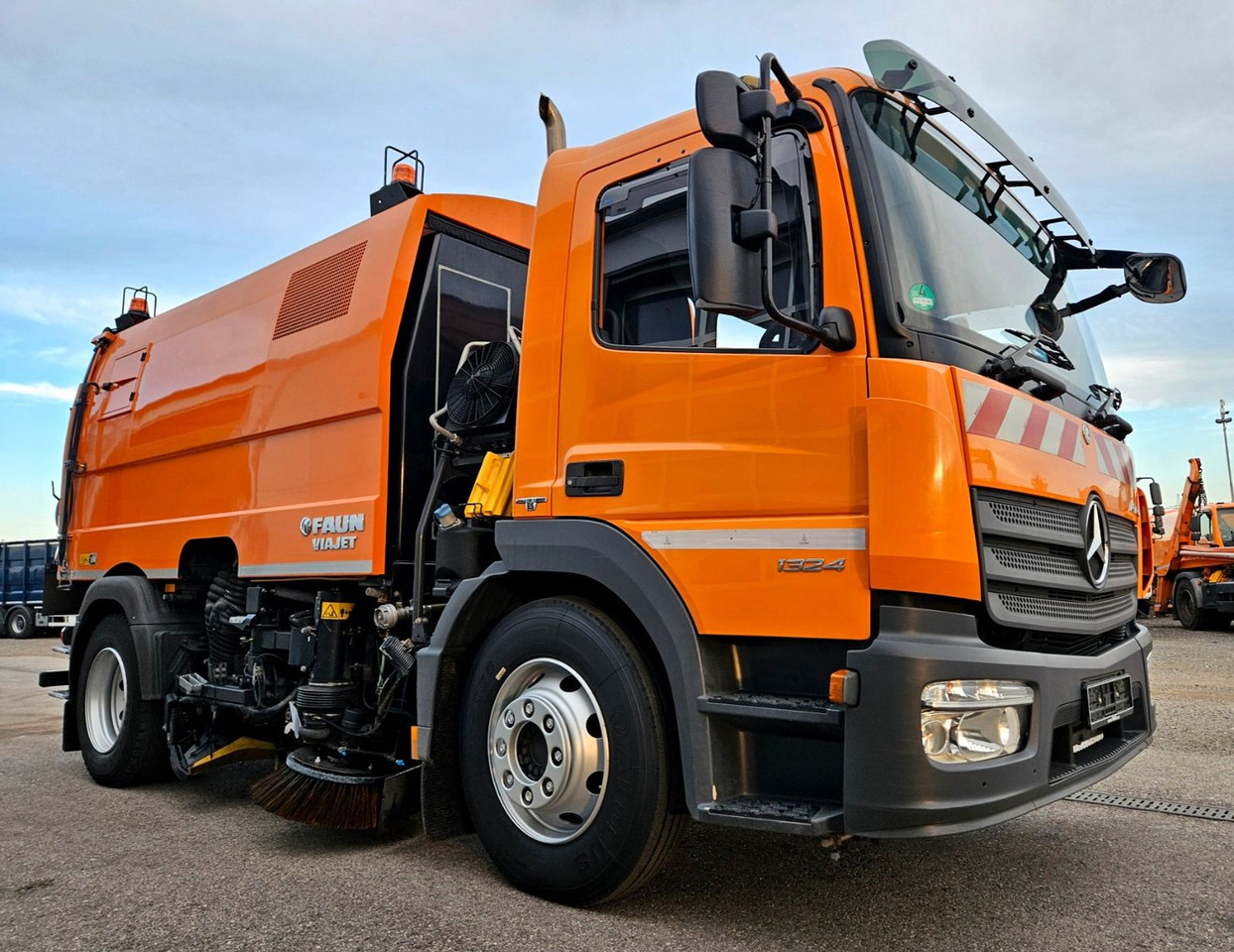 Mercedes-Benz Atego 1324 Euro6 FAUN Viajet 6 Aufbaumotor - Zametací vůz: obrázek 1 Mercedes-Benz Atego 1324 Euro6 FAUN Viajet 6 Aufbaumotor - Zametací vůz: obrázek 1
