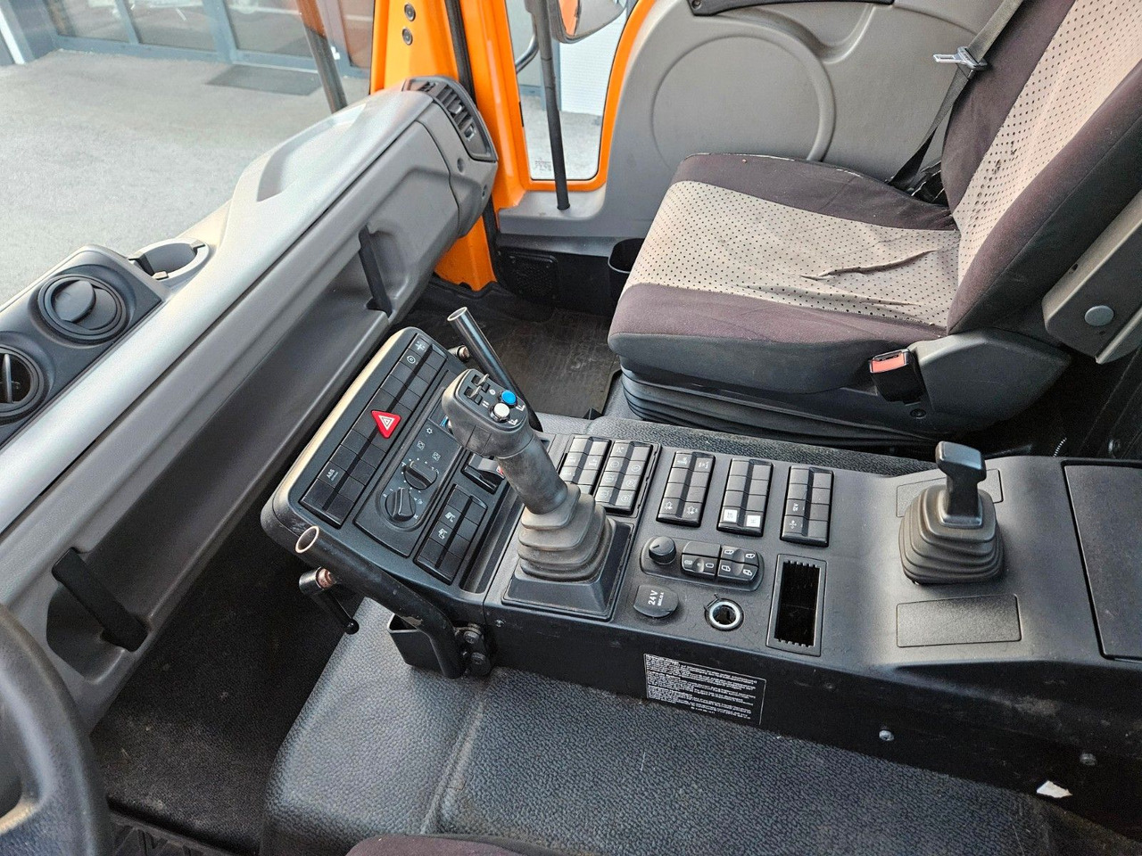 Sklápěč Unimog U427 UGE Euro6 VarioPilot Hydrostat: obrázek 10 Sklápěč Unimog U427 UGE Euro6 VarioPilot Hydrostat: obrázek 10