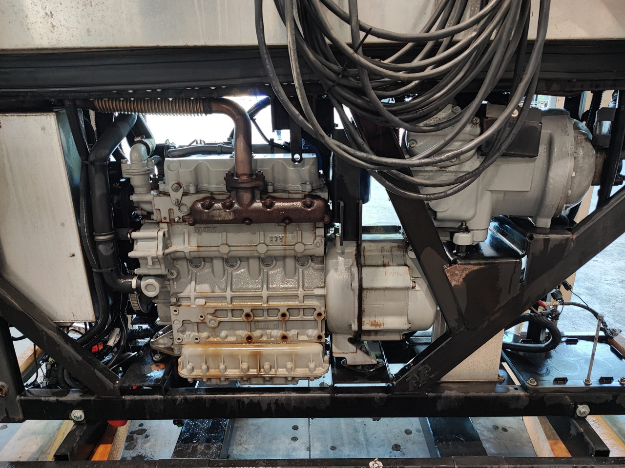 Motore Frigo Carrier Vector 1550 - Chladicí zařízení: obrázek 3 Motore Frigo Carrier Vector 1550 - Chladicí zařízení: obrázek 3