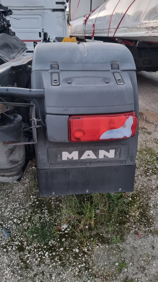MAN TGX E6 pezzi di ricambio - Náhradní díly pro Nákladní auto: obrázek 4 MAN TGX E6 pezzi di ricambio - Náhradní díly pro Nákladní auto: obrázek 4