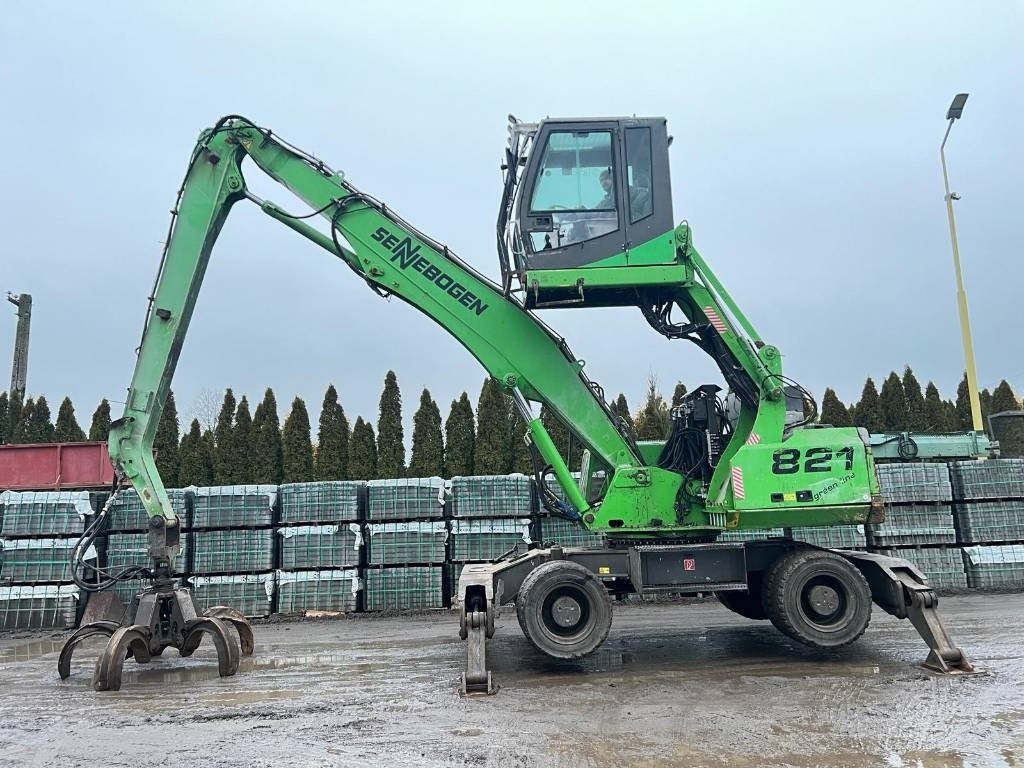 Sennebogen 821 - Překládkové rypadlo: obrázek 1 Sennebogen 821 - Překládkové rypadlo: obrázek 1