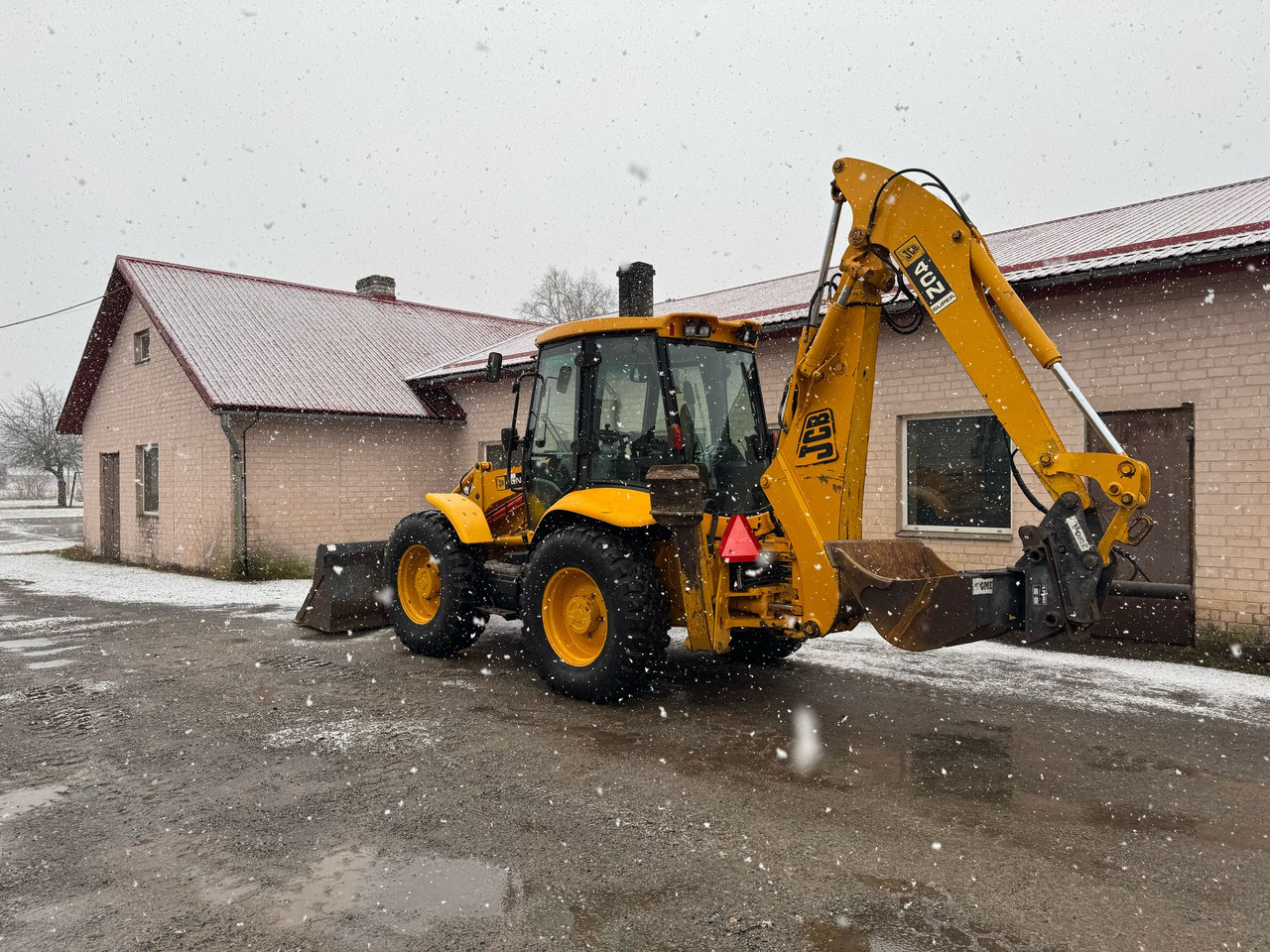 JCB 4CN - Rýpadlo-nakladač: obrázek 3 JCB 4CN - Rýpadlo-nakladač: obrázek 3