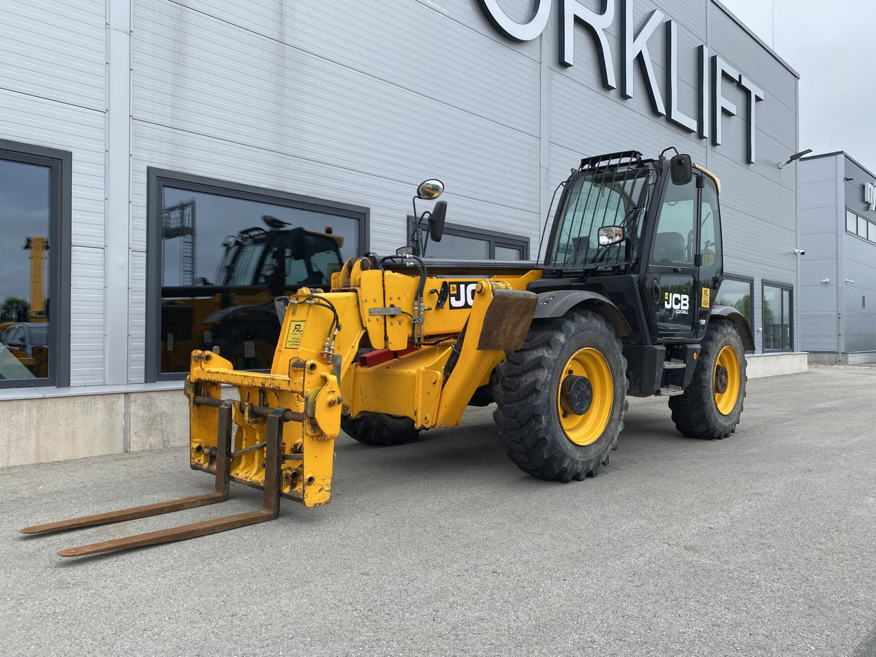 JCB 540-140 - Teleskopický manipulátor: obrázek 1 JCB 540-140 - Teleskopický manipulátor: obrázek 1