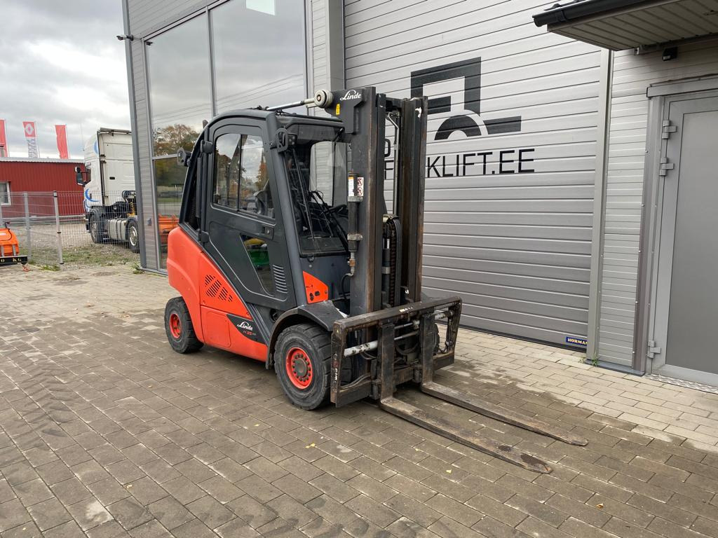 Linde H35D - Dieselový vysokozdvižný vozík: obrázek 2 Linde H35D - Dieselový vysokozdvižný vozík: obrázek 2