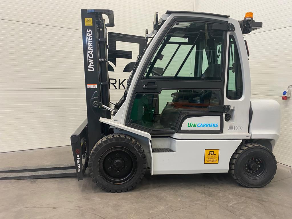 Unicarriers YG1D2A30Q - Dieselový vysokozdvižný vozík: obrázek 2 Unicarriers YG1D2A30Q - Dieselový vysokozdvižný vozík: obrázek 2