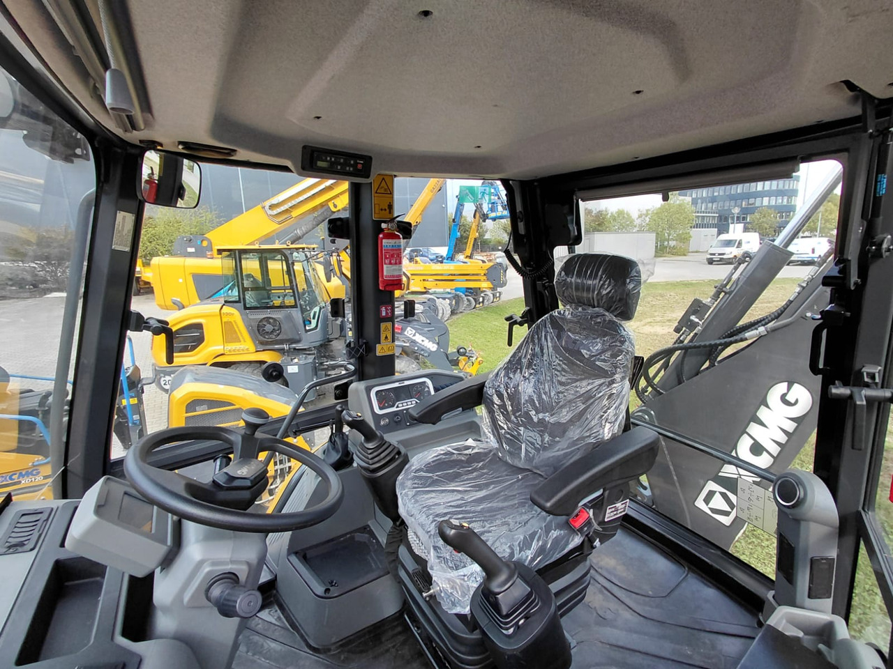 XCMG XC8-S3580 - Rýpadlo-nakladač: obrázek 5 XCMG XC8-S3580 - Rýpadlo-nakladač: obrázek 5