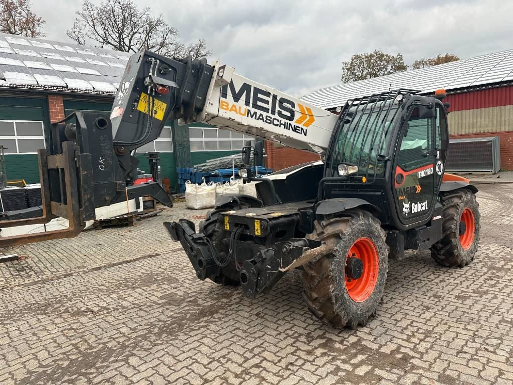 Bobcat T 40180 3B - Teleskopický manipulátor: obrázek 2 Bobcat T 40180 3B - Teleskopický manipulátor: obrázek 2