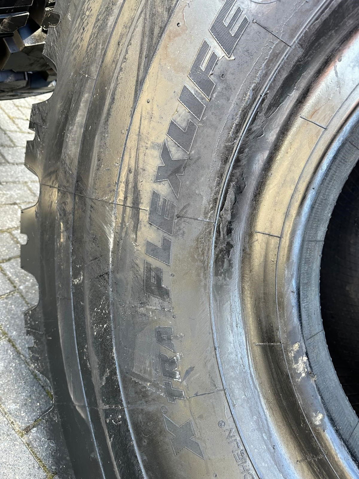 Michelin 29.5R25 Banden tyres - Pneumatiky: obrázek 4 Michelin 29.5R25 Banden tyres - Pneumatiky: obrázek 4
