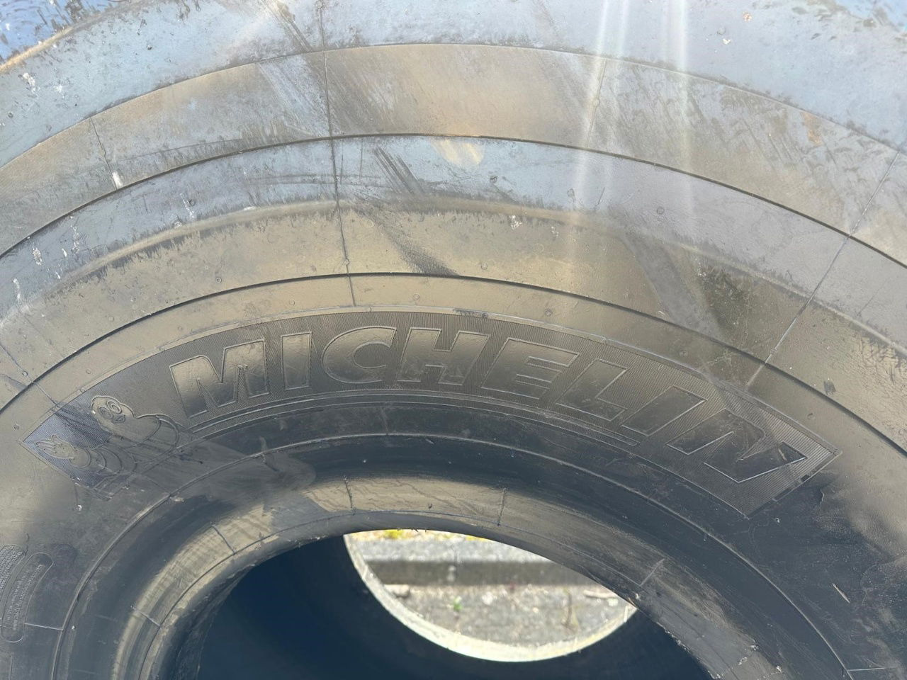 Michelin 29.5R25 Banden tyres - Pneumatiky: obrázek 2 Michelin 29.5R25 Banden tyres - Pneumatiky: obrázek 2