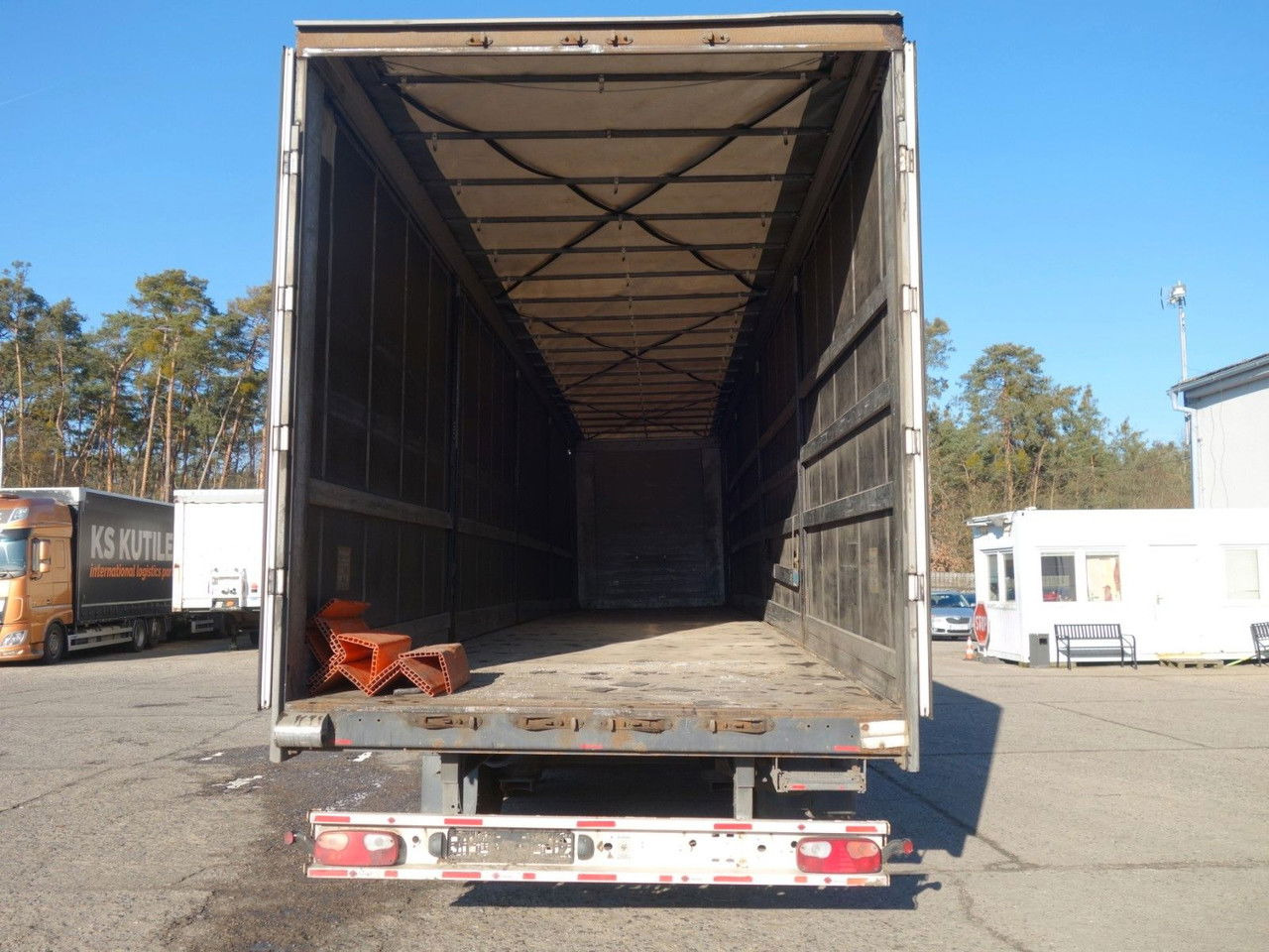 Fliegl SDS Standard, SAF Achsen - Plachtový návěs: obrázek 5 Fliegl SDS Standard, SAF Achsen - Plachtový návěs: obrázek 5