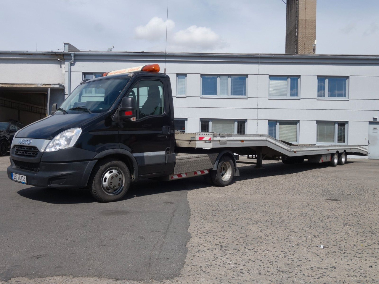 Iveco Daily 35C17 mit Anhänger für 3 PKW - Přepravník automobilů: obrázek 2 Iveco Daily 35C17 mit Anhänger für 3 PKW - Přepravník automobilů: obrázek 2