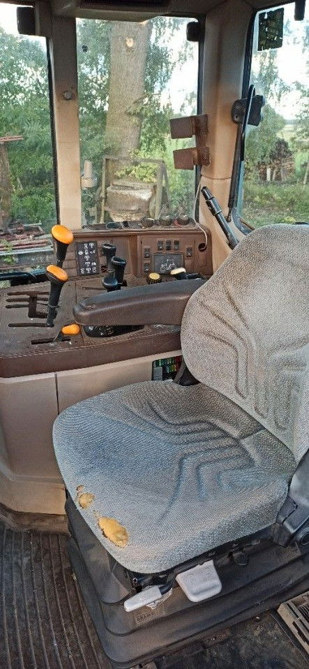 John Deere 6910 - Traktor: obrázek 5 John Deere 6910 - Traktor: obrázek 5