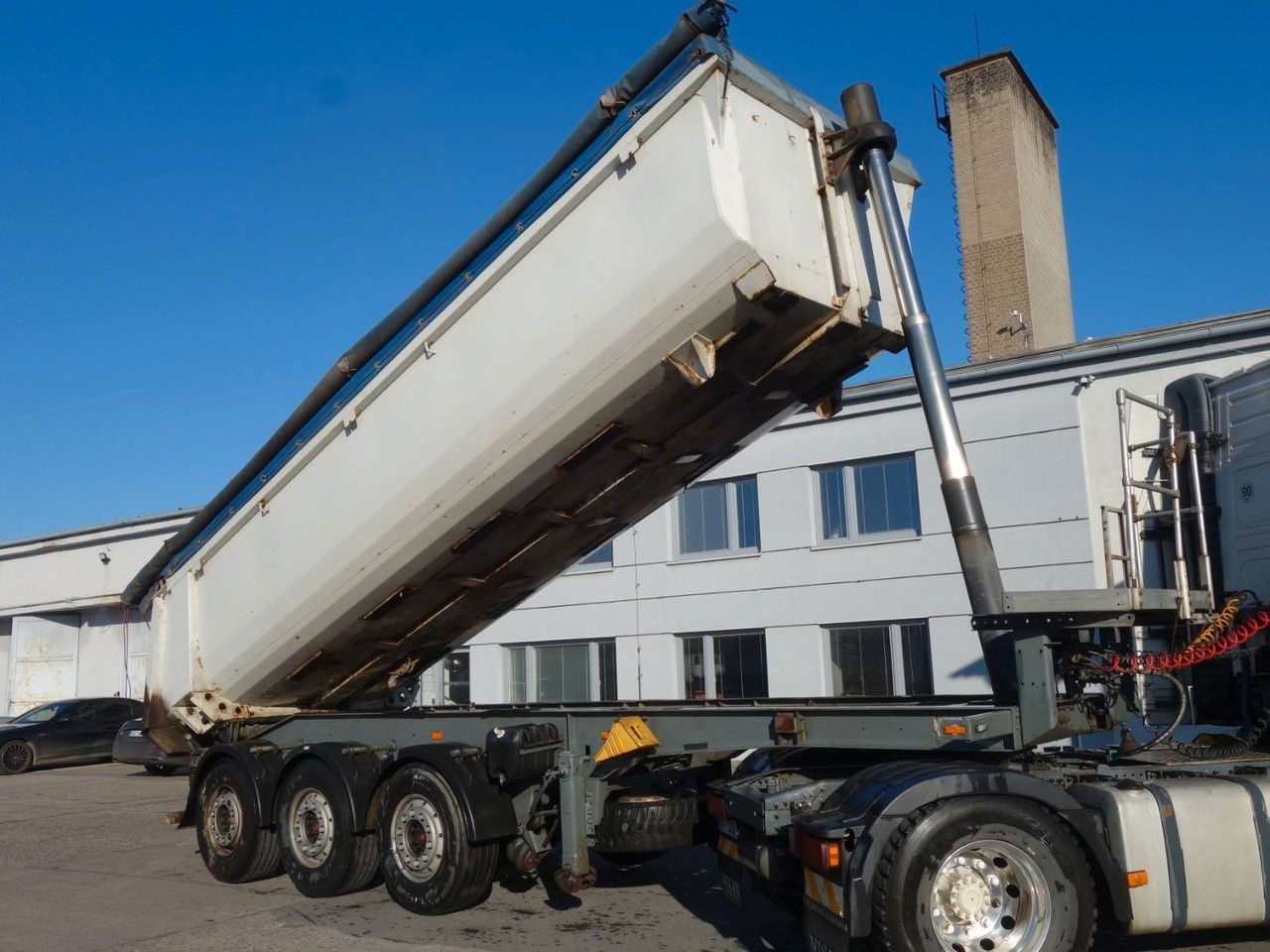 Schmitz Cargobull SKI 24-7.2 Kipper - Sklápěcí návěs: obrázek 2 Schmitz Cargobull SKI 24-7.2 Kipper - Sklápěcí návěs: obrázek 2