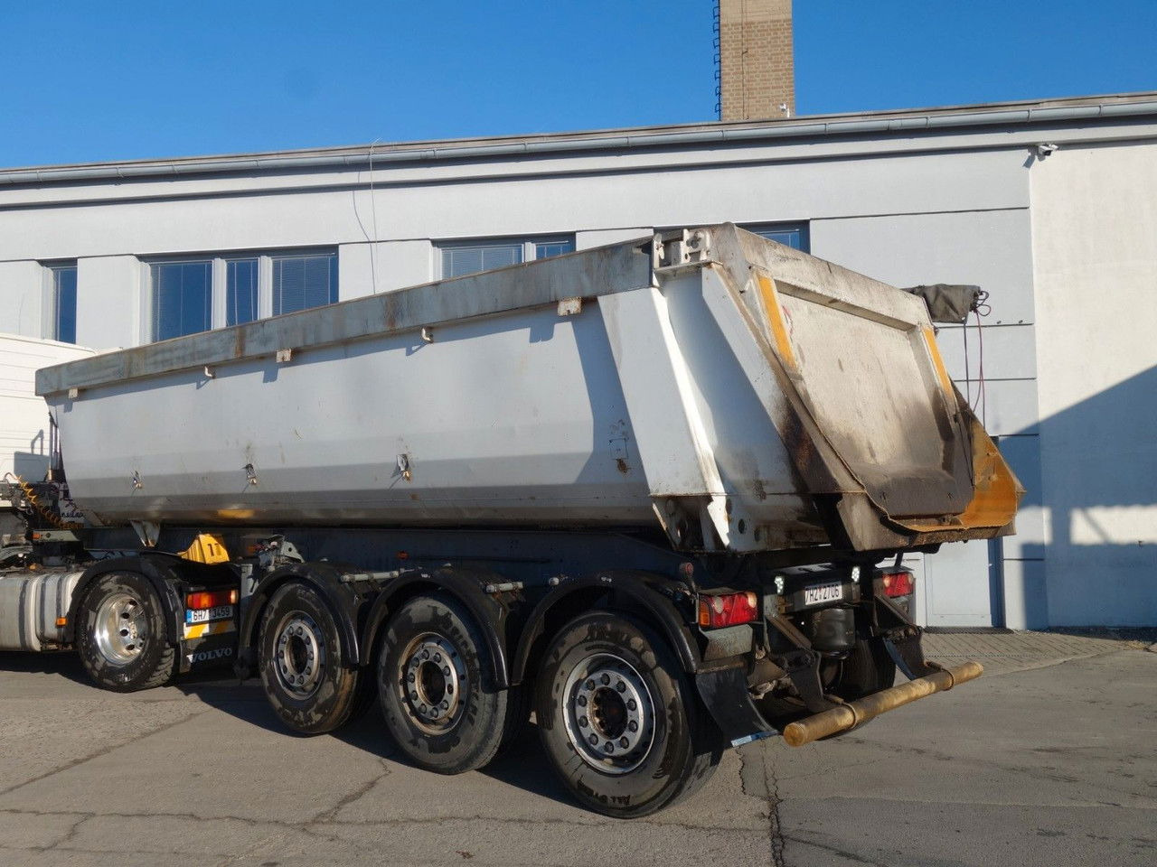 Schmitz Cargobull SKI 24-7.2 Kipper - Sklápěcí návěs: obrázek 5 Schmitz Cargobull SKI 24-7.2 Kipper - Sklápěcí návěs: obrázek 5