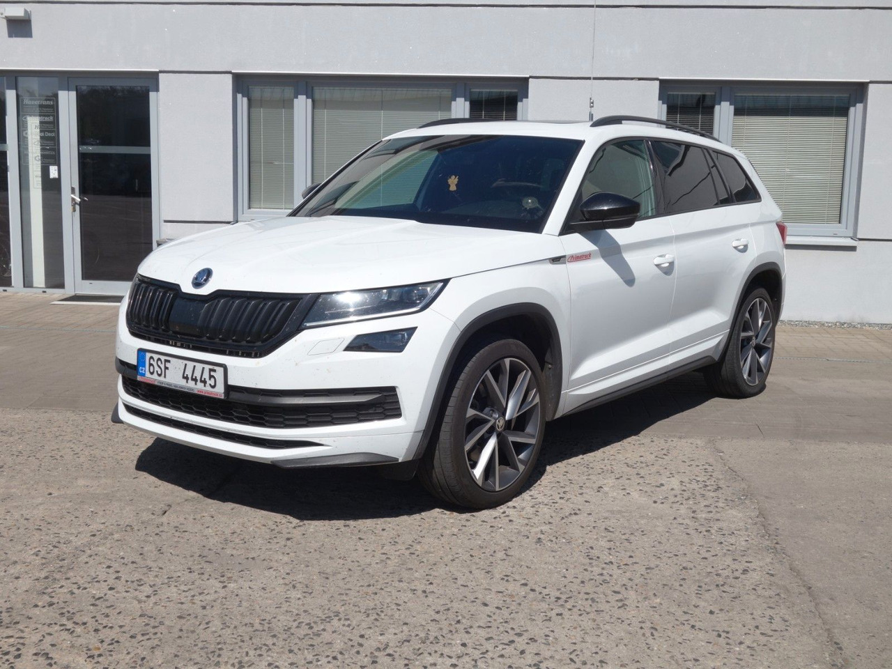 Skoda Kodiaq 2,0TDI 140kW, 4x4, SportLine, Pano, Webas - SUV: obrázek 1 Skoda Kodiaq 2,0TDI 140kW, 4x4, SportLine, Pano, Webas - SUV: obrázek 1