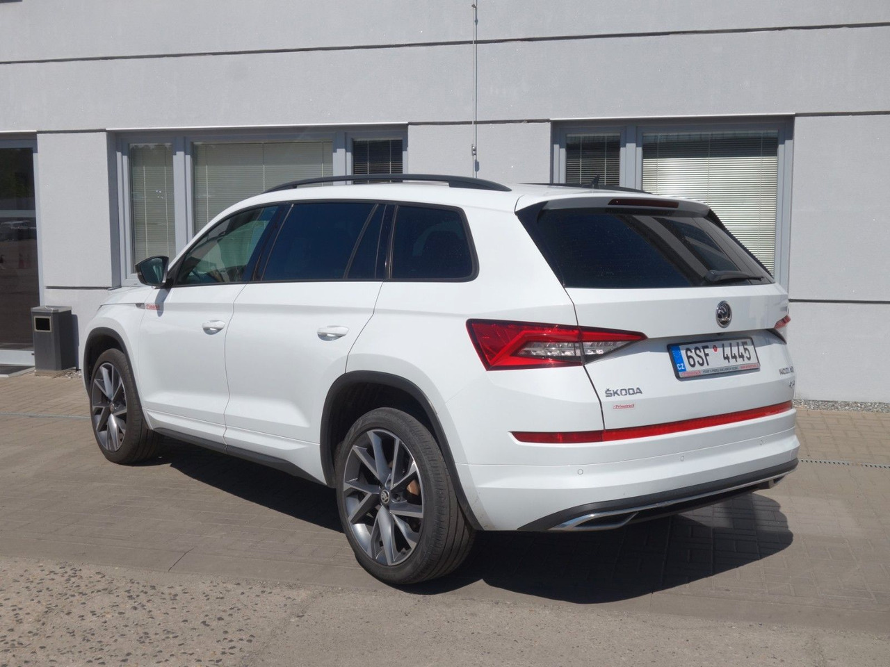 Skoda Kodiaq 2,0TDI 140kW, 4x4, SportLine, Pano, Webas - SUV: obrázek 4 Skoda Kodiaq 2,0TDI 140kW, 4x4, SportLine, Pano, Webas - SUV: obrázek 4