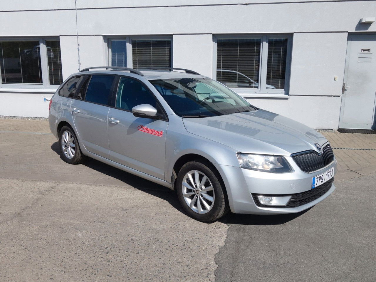 Škoda Octavia Combi Ambition 1,6 TDI, DSG, Navi, Clima - Kombi: obrázek 3 Škoda Octavia Combi Ambition 1,6 TDI, DSG, Navi, Clima - Kombi: obrázek 3