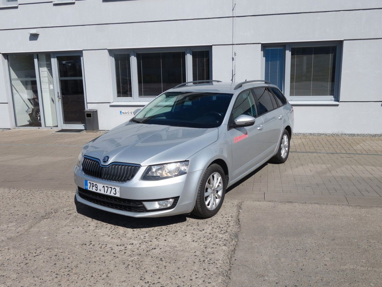 Škoda Octavia Combi Ambition 1,6 TDI, DSG, Navi, Clima - Kombi: obrázek 1 Škoda Octavia Combi Ambition 1,6 TDI, DSG, Navi, Clima - Kombi: obrázek 1