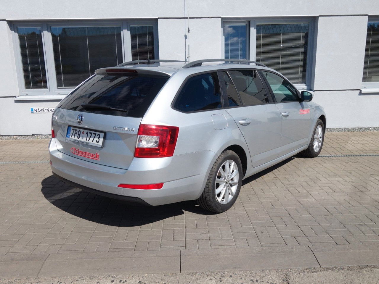Škoda Octavia Combi Ambition 1,6 TDI, DSG, Navi, Clima - Kombi: obrázek 5 Škoda Octavia Combi Ambition 1,6 TDI, DSG, Navi, Clima - Kombi: obrázek 5