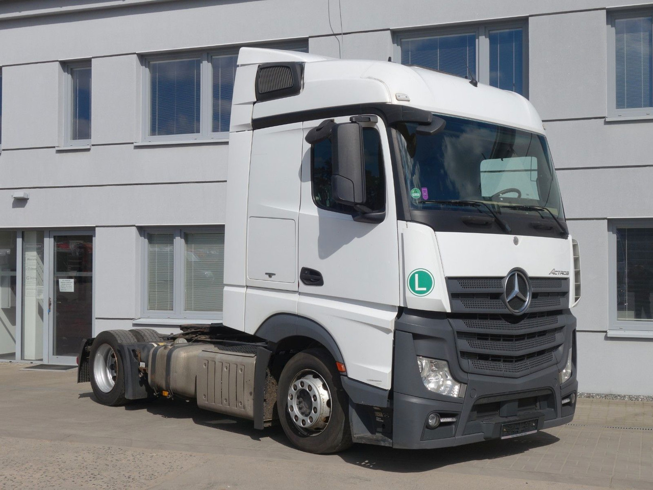 Mercedes-Benz Actros 1843 Lowdeck Lowliner - Tahač: obrázek 2 Mercedes-Benz Actros 1843 Lowdeck Lowliner - Tahač: obrázek 2