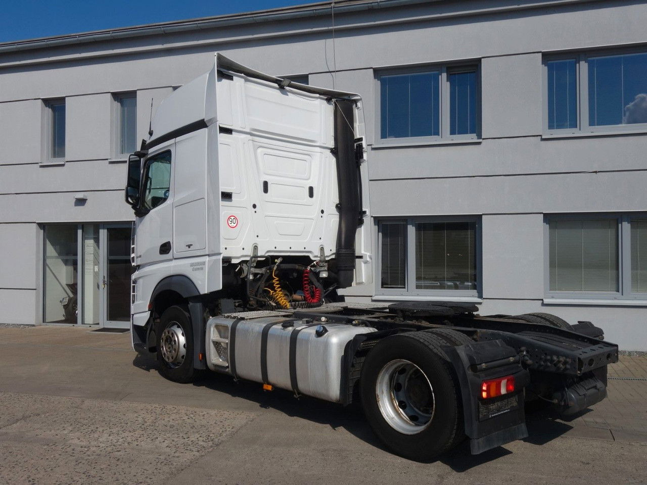 Mercedes-Benz Actros 1845 LS Standard Giga Space - Tahač: obrázek 5 Mercedes-Benz Actros 1845 LS Standard Giga Space - Tahač: obrázek 5