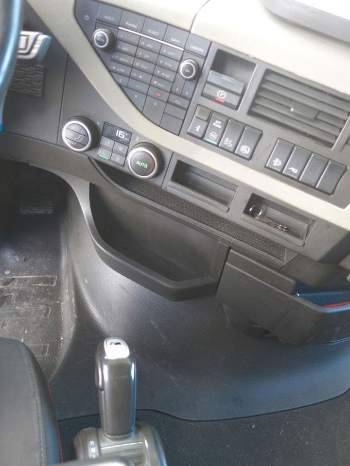 Volvo FH 13.460 Standard leasing Volvo FH 13.460 Standard: obrázek 16 Volvo FH 13.460 Standard leasing Volvo FH 13.460 Standard: obrázek 16