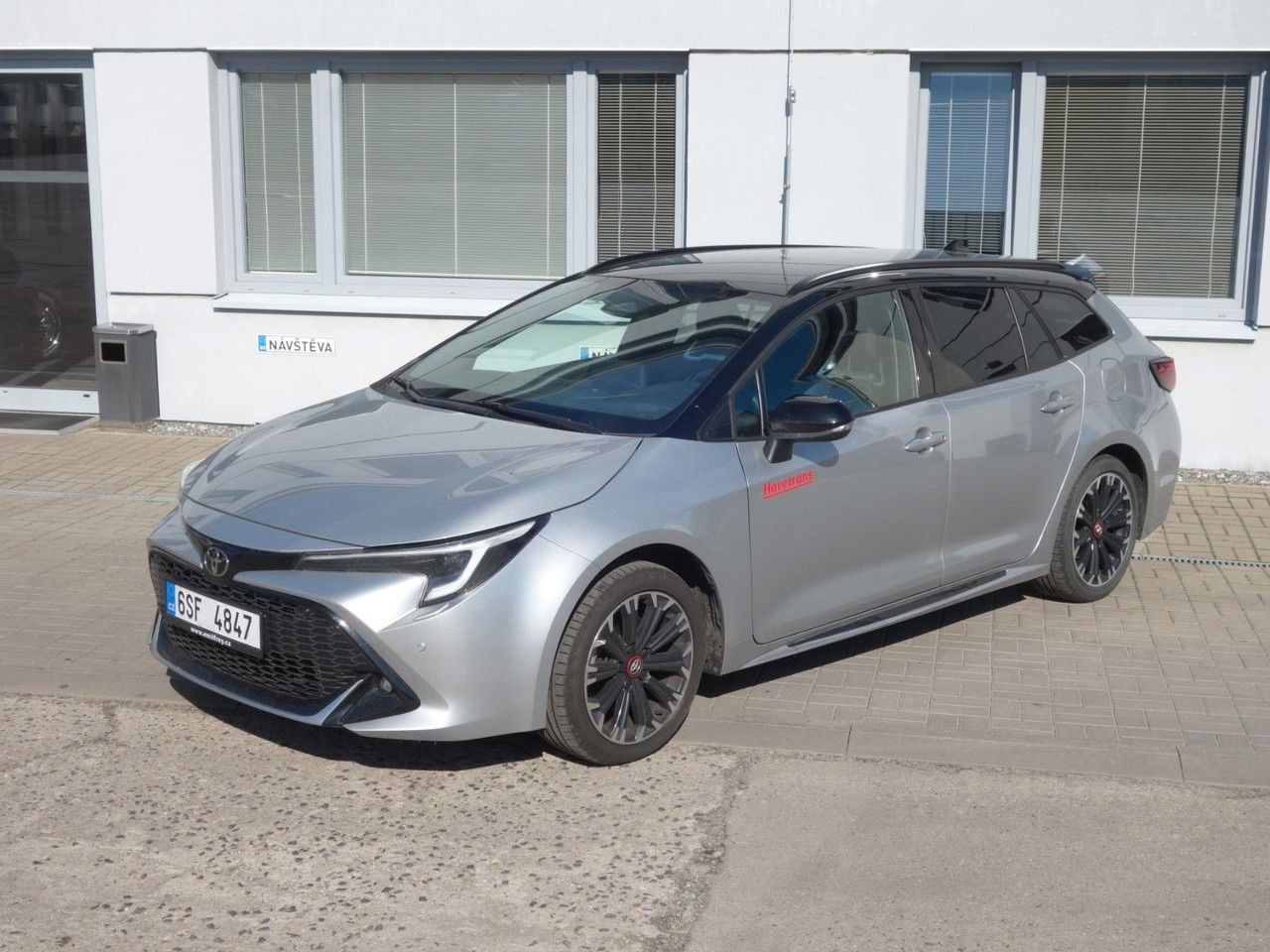 Toyota Corolla Touring 2,0 Hybrid GR Sport - Kombi: obrázek 2 Toyota Corolla Touring 2,0 Hybrid GR Sport - Kombi: obrázek 2